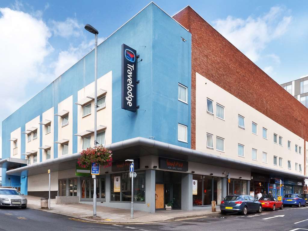 Travelodge Newport Hotel 3*